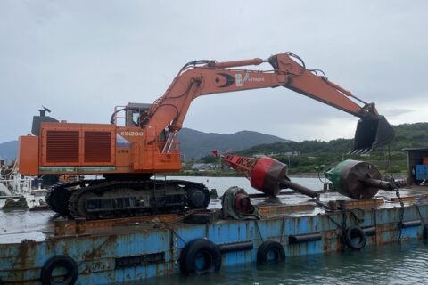 HITACHI EX1200挖土機